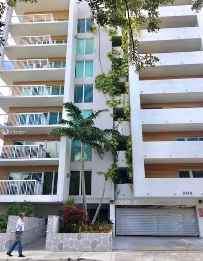 Building Photo - 2740 SW 28th Ter