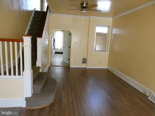 Building Photo - 2243 Dickinson St