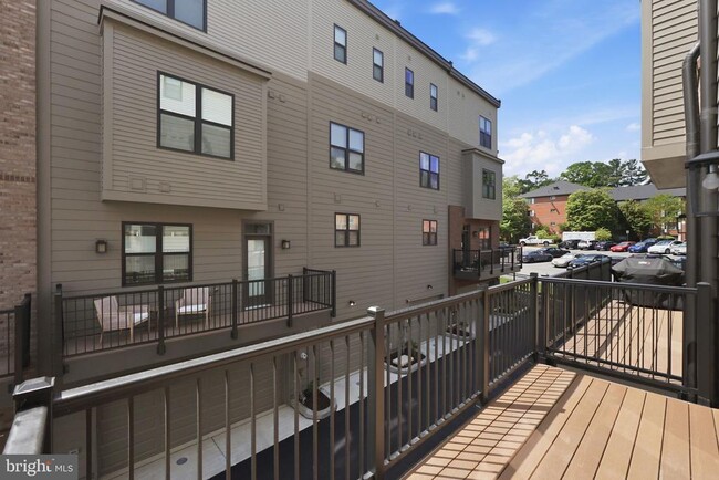 Foto del edificio - 5548 Topaz Ln