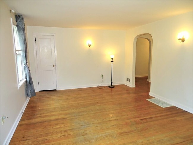 Building Photo - 212 N Pitt St