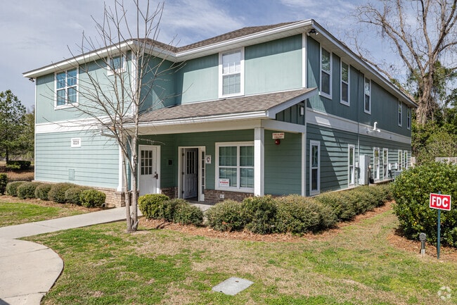 Building Photo - Westgate - Dorm Style Housing