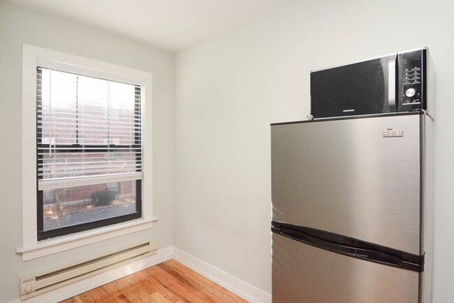 Building Photo - 2850 N Mildred Ave