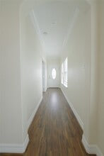 Building Photo - 1013 10th St