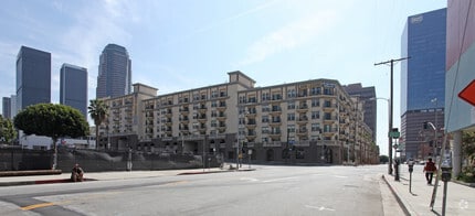 Building Photo - Piero