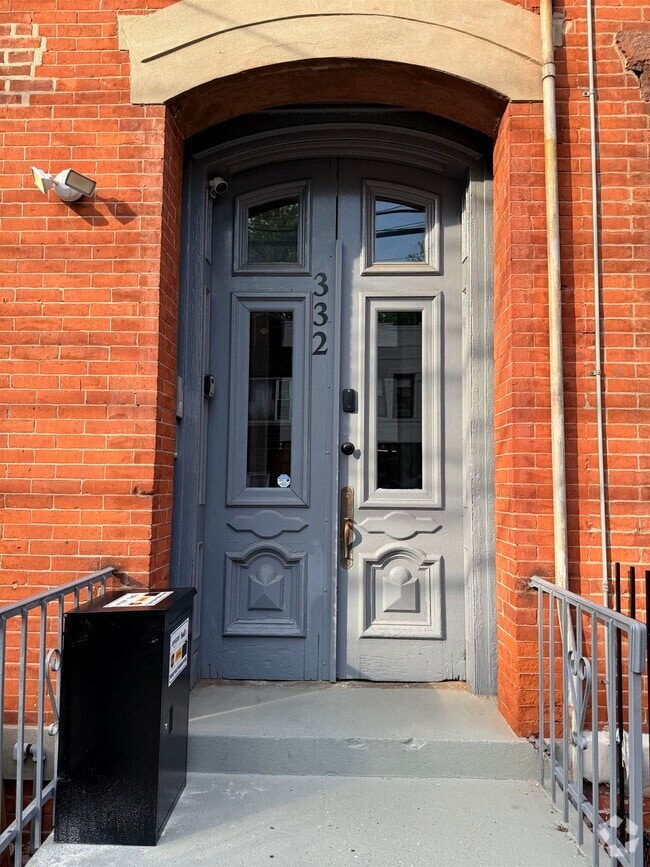 Building Photo - 332 Communipaw Ave