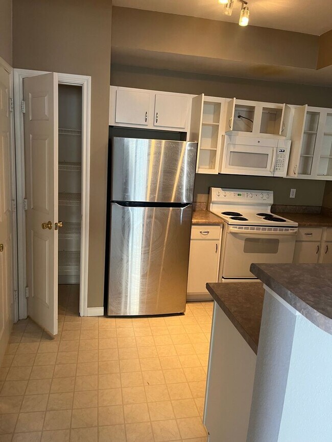 Foto del edificio - 2 Bedroom Condo in Parker