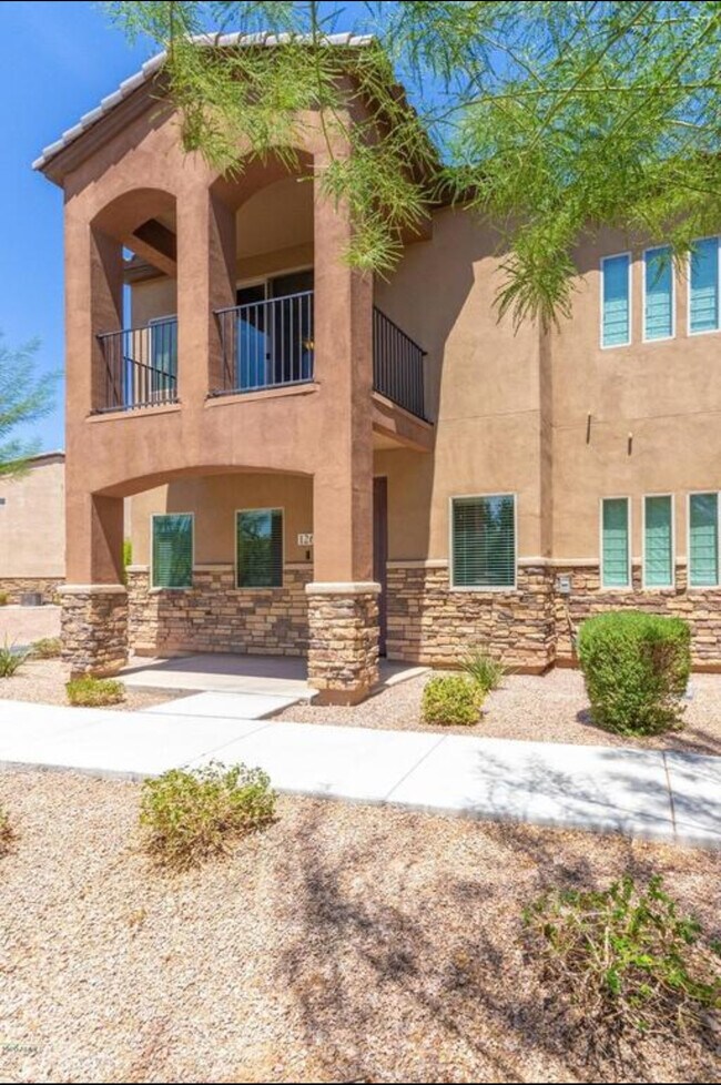 Front Entrance with Ring Camera - 2821 S Skyline