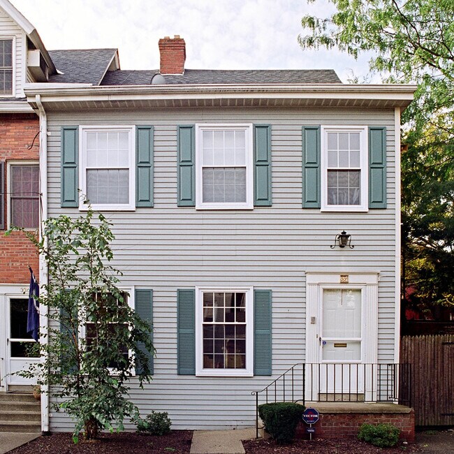 Photo - 334 Denniston St House