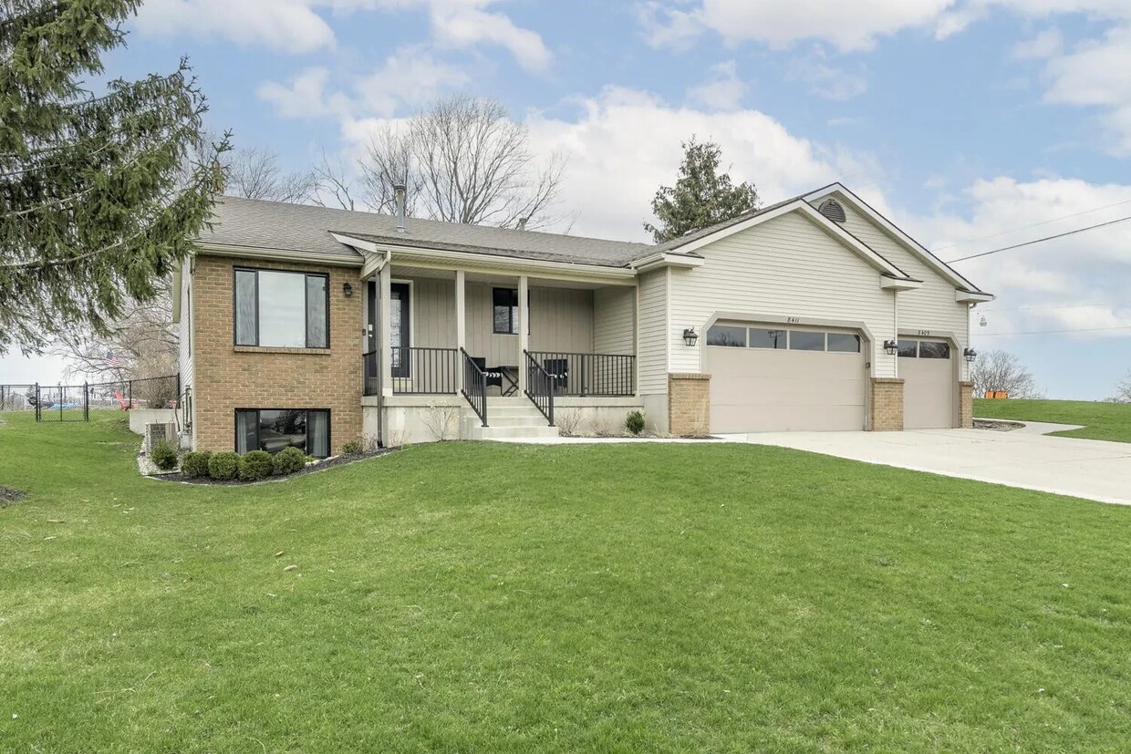 Primary Photo - 8411 Woodruff Dr SW