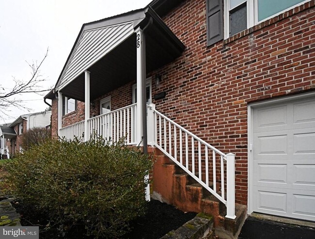 Building Photo - 28 Lacey Ave