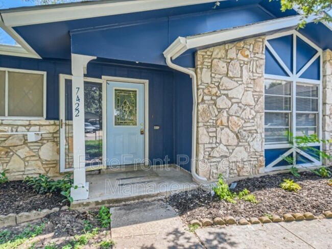 Building Photo - 7422 Stonehouse Dr