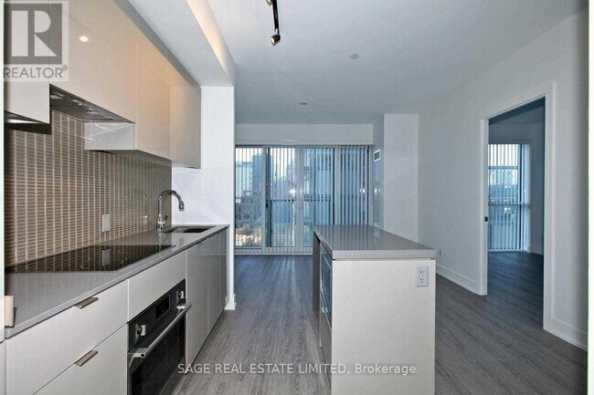 Building Photo - 7 Grenville St