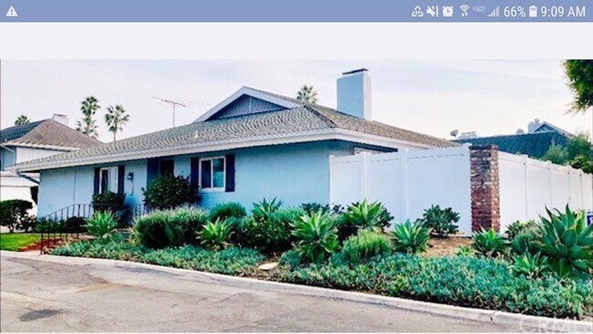 Building Photo - 2514 University Dr