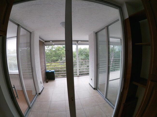 Foto del edificio - 17890 W Dixie Hwy