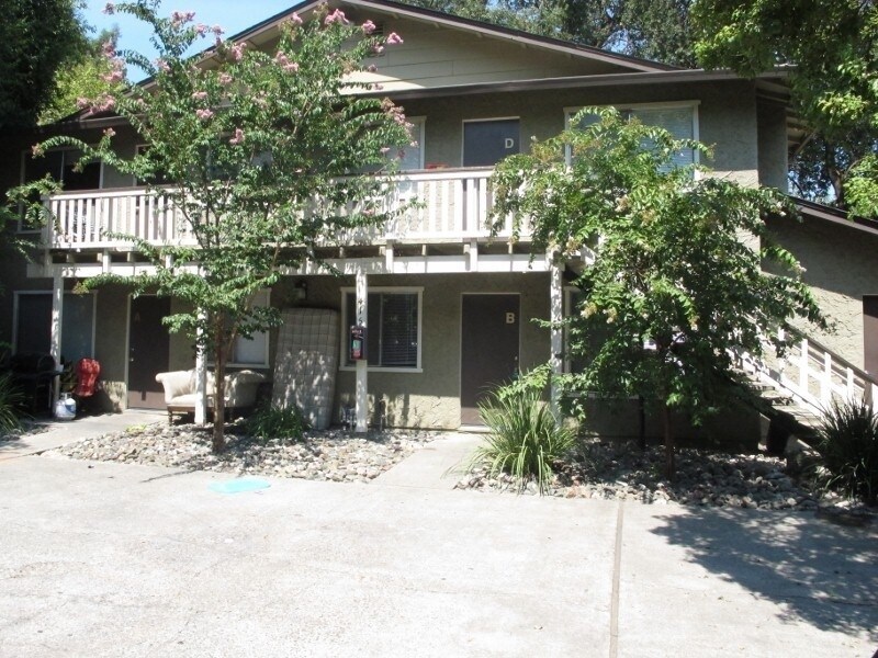 Primary Photo - 415 Maple St