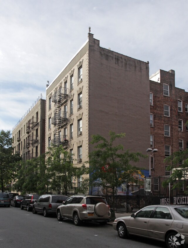 Building Photo - 552-554 W 186th St