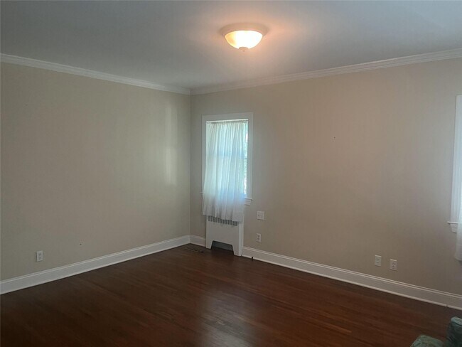 Foto del edificio - 60 Oaktree Ln