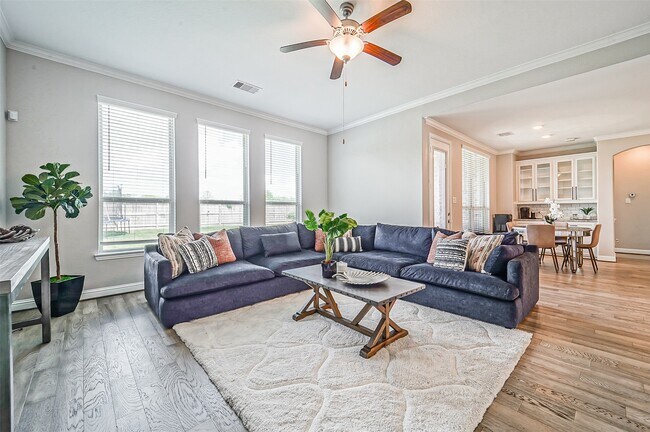 Foto del edificio - 9507 Carson Ln