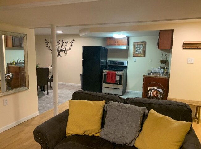 Foto del edificio - 8302 Fremont Pl