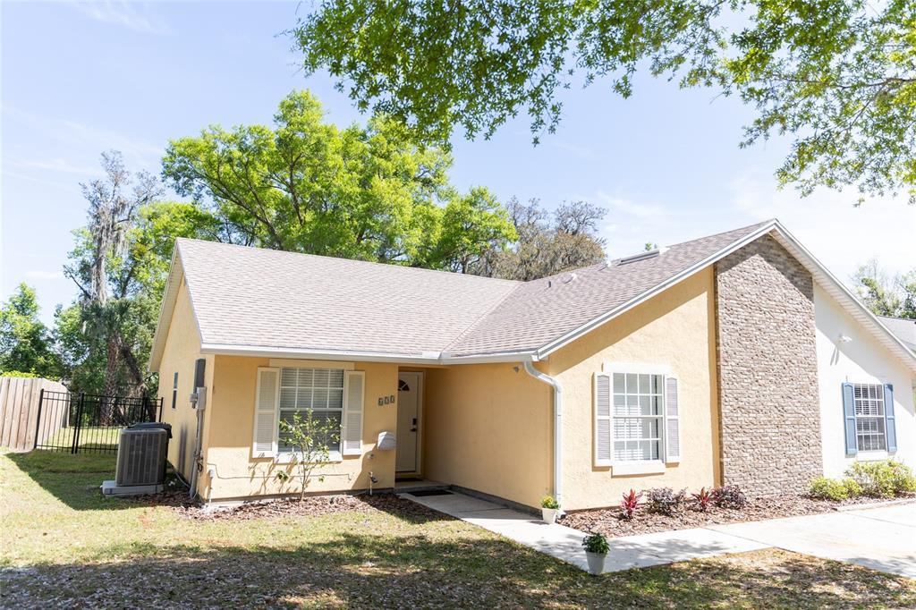 Foto principal - 620 Fern St
