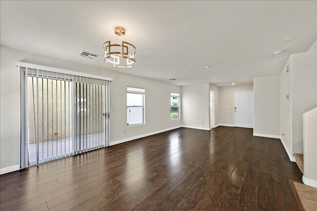 Foto del edificio - 8755 W Firecracker Ct