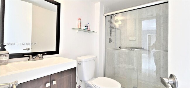 Foto del edificio - 3731 N Country Club Dr