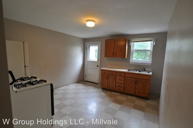 Building Photo - 2 br, 1 bath House - 45 High St