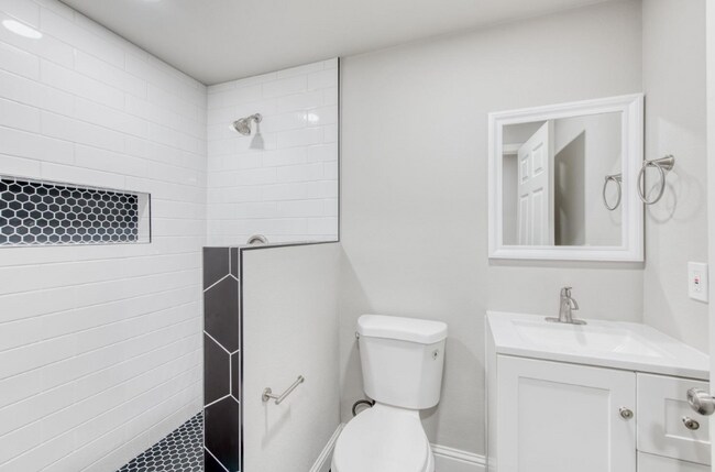 Foto del edificio - 1539 N Safford Ave