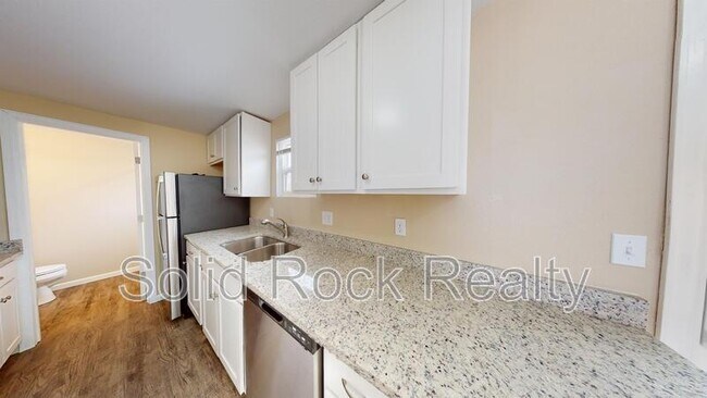 Building Photo - 2411 E St Vrain St