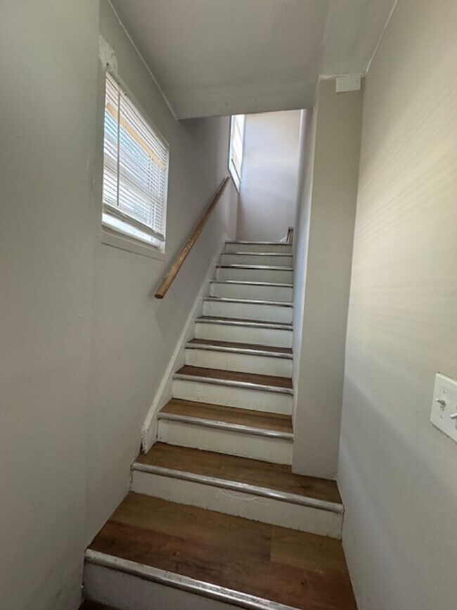 Foto del edificio - 1332 Stevens Ave