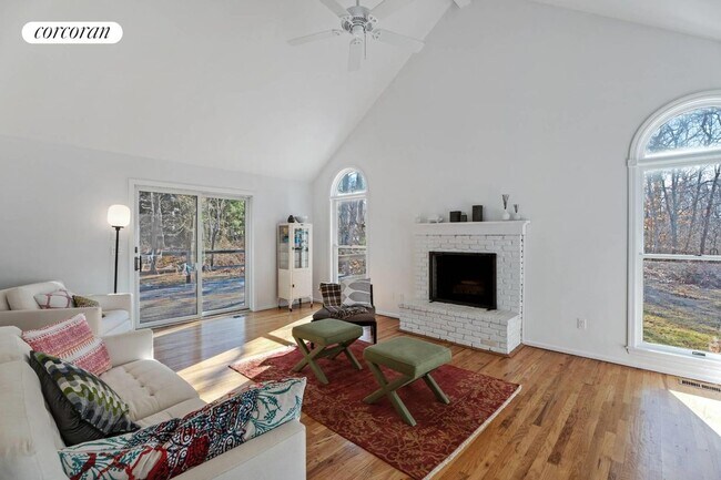 Building Photo - 324 Ferry Rd
