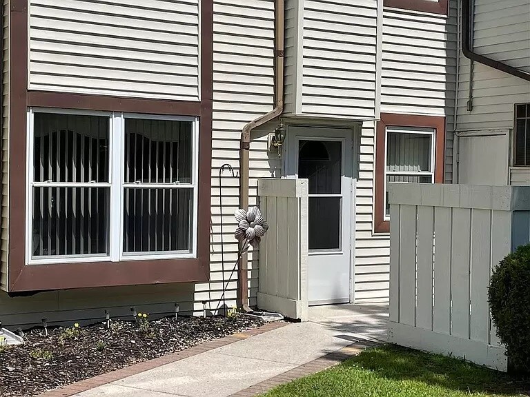 Foto principal - 2420 Arbor Ct