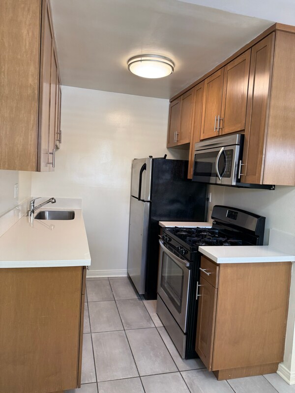 Foto del edificio - 3753 S Barrington Ave