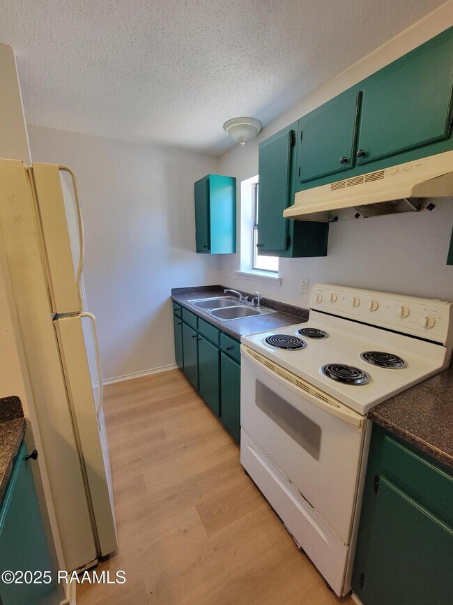 Foto del edificio - 1318 Lee Ave