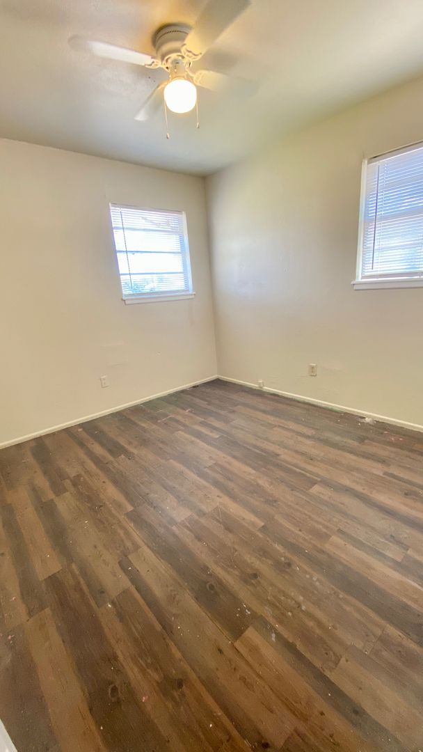 Building Photo - 808 Vanda Ave