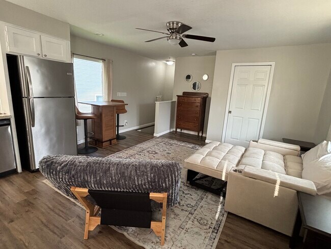 Foto del edificio - 616 S Paris St