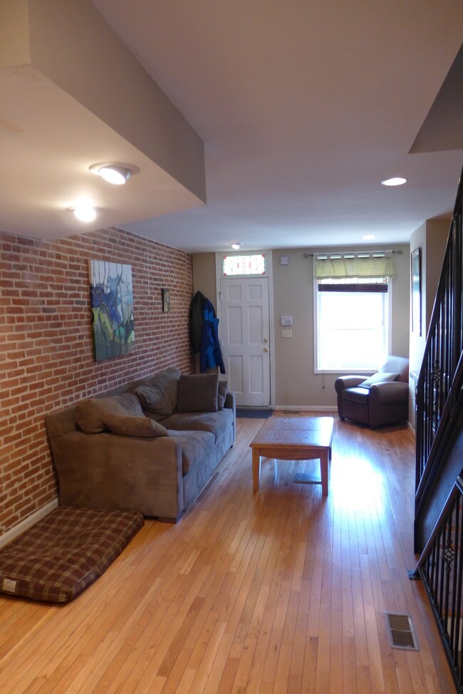 Foto del edificio - 512 S Montford Ave