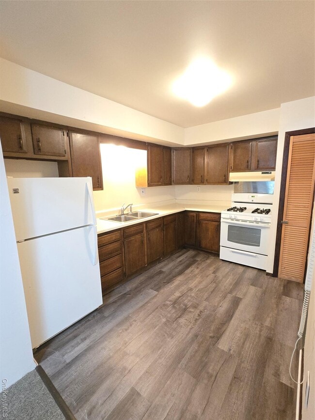 Foto del edificio - 32 Genung St