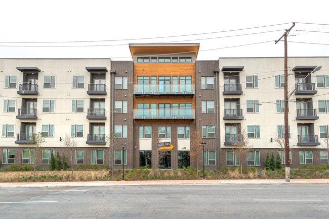 One Bedroom Urban Residences - Haskell Flats