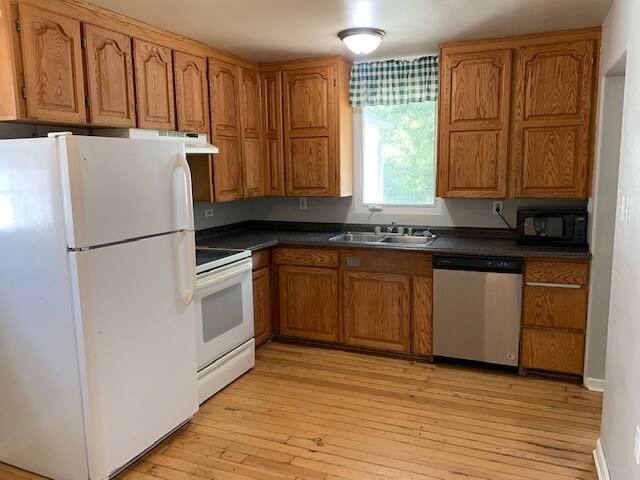 Building Photo - 2644 S Gaylord St