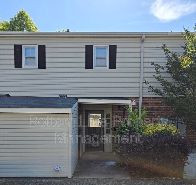 Building Photo - 5949 Quail Hollow Rd