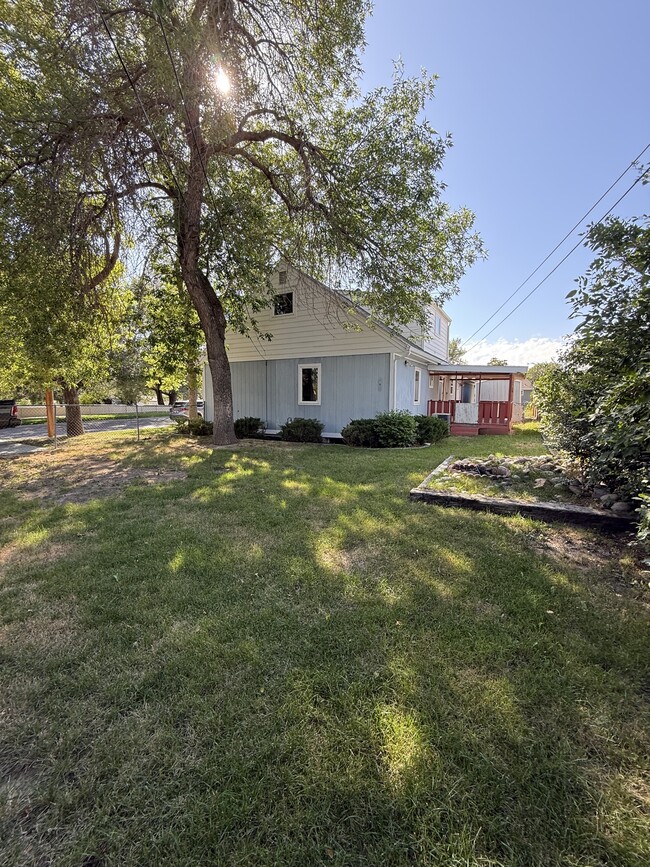 Building Photo - 3415 Poly Dr