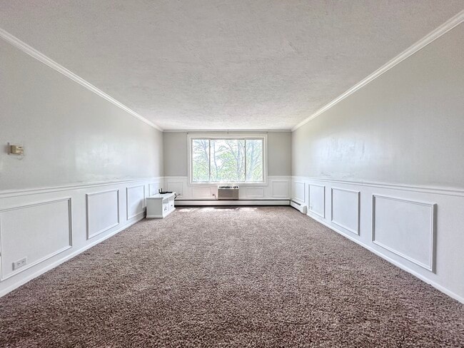 Building Photo - 1475 Rebecca Dr