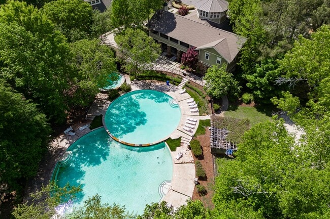 Building Photo - Cottage one-story condo in the highly sought-after gated community, The Woodlands of Athens!