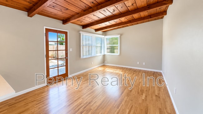 Building Photo - 4064 Ingraham St
