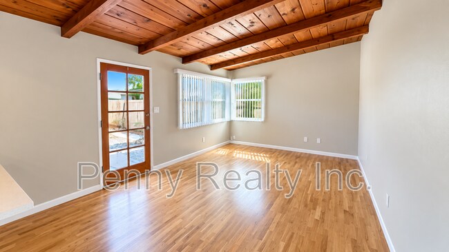 Foto del edificio - 4064 Ingraham St