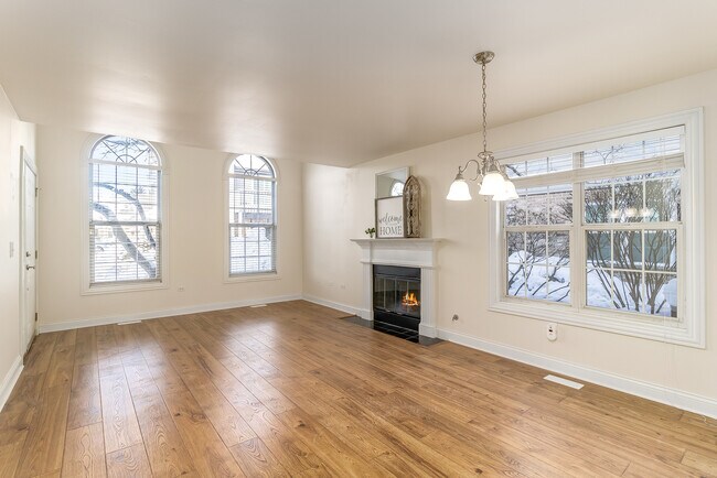 Building Photo - 35 Foxcroft Rd