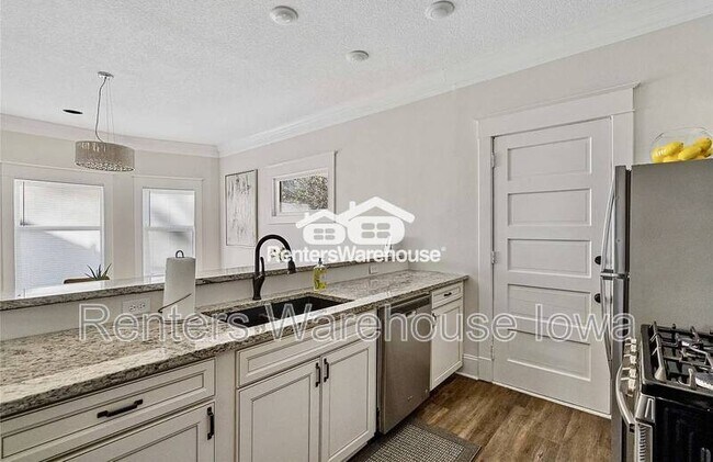 Foto del edificio - 544 36th St