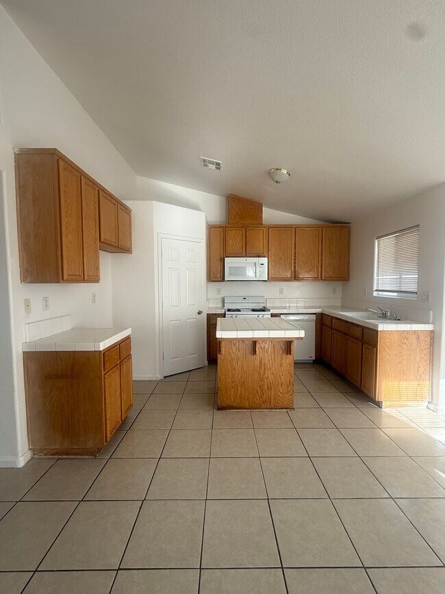 Foto del edificio - Move-in Ready!