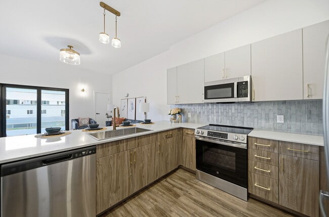 Building Photo - Webster Station Flats